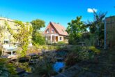 Einfamilienhaus auf einem großen Eigentumsgrundstück in ruhiger Wohnlage - Ansicht vom zweiten Gartenteich